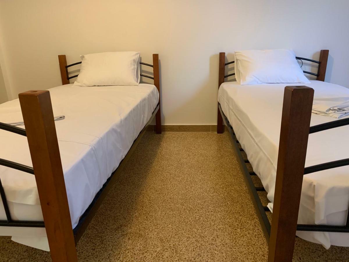 Just A 2Bd Central Apartment * Top Location * Athén Kültér fotó